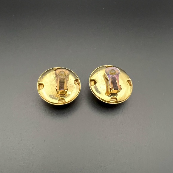 Vintage Gold Tone Dome Clip On Earrings - Picture 2 of 3